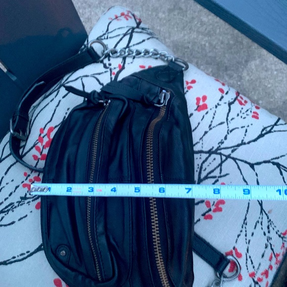 🔥SOLD -not for sale- Free People - BLACK Leather Archer Chain Sling Bag - Picture 11 of 15